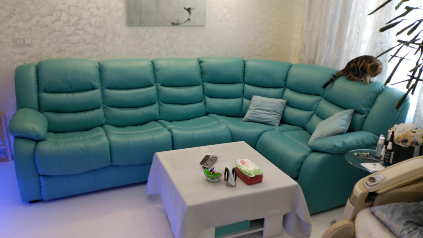 Перетяжка дивана на дому. Андреаполь